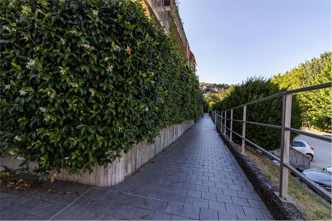 Bilocale con giardino privato in palazzina moderna — Appartamento in vendita a Spoleto — anteprima 84
