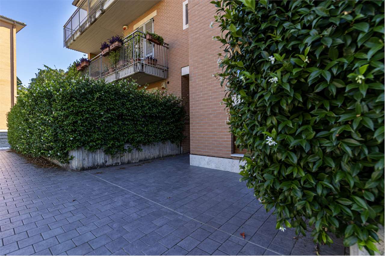 Bilocale con giardino privato in palazzina moderna — Appartamento in vendita a Spoleto — anteprima 4