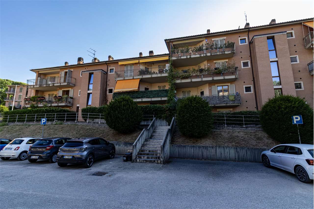 Bilocale con giardino privato in palazzina moderna — Appartamento in vendita a Spoleto — anteprima 86